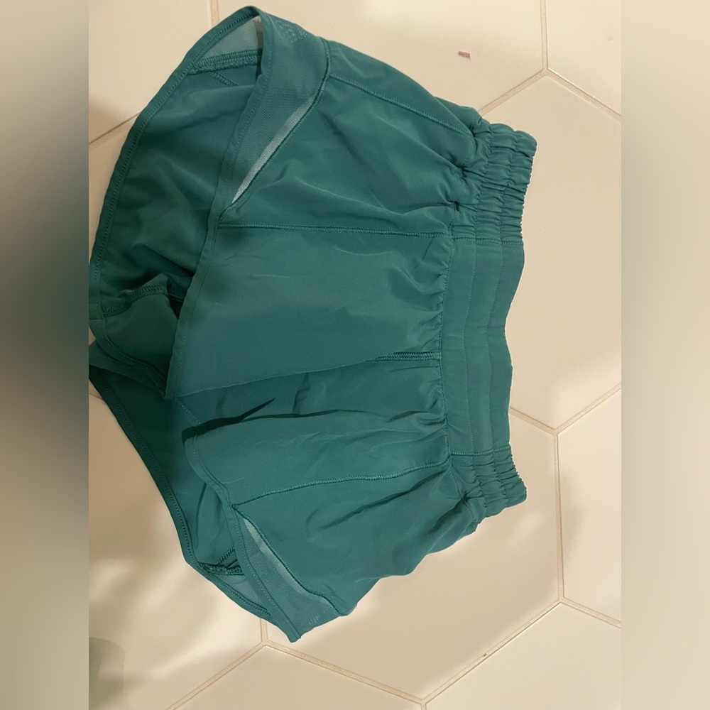 Lulu size 2 2.5 in